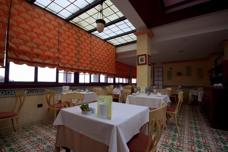 Hotel Reveron Plaza 로스크리스티아노스 외부 사진
