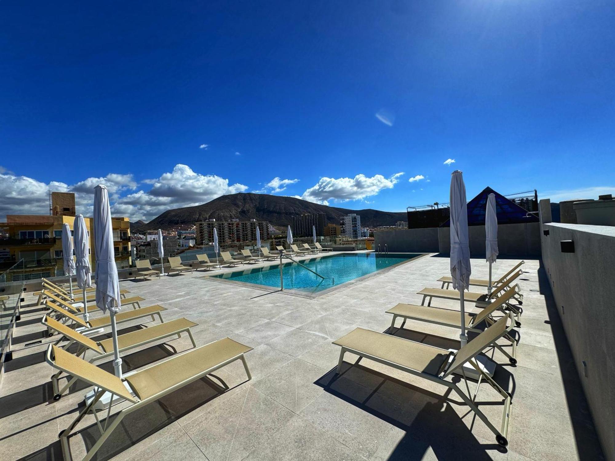 Hotel Reveron Plaza 로스크리스티아노스 외부 사진