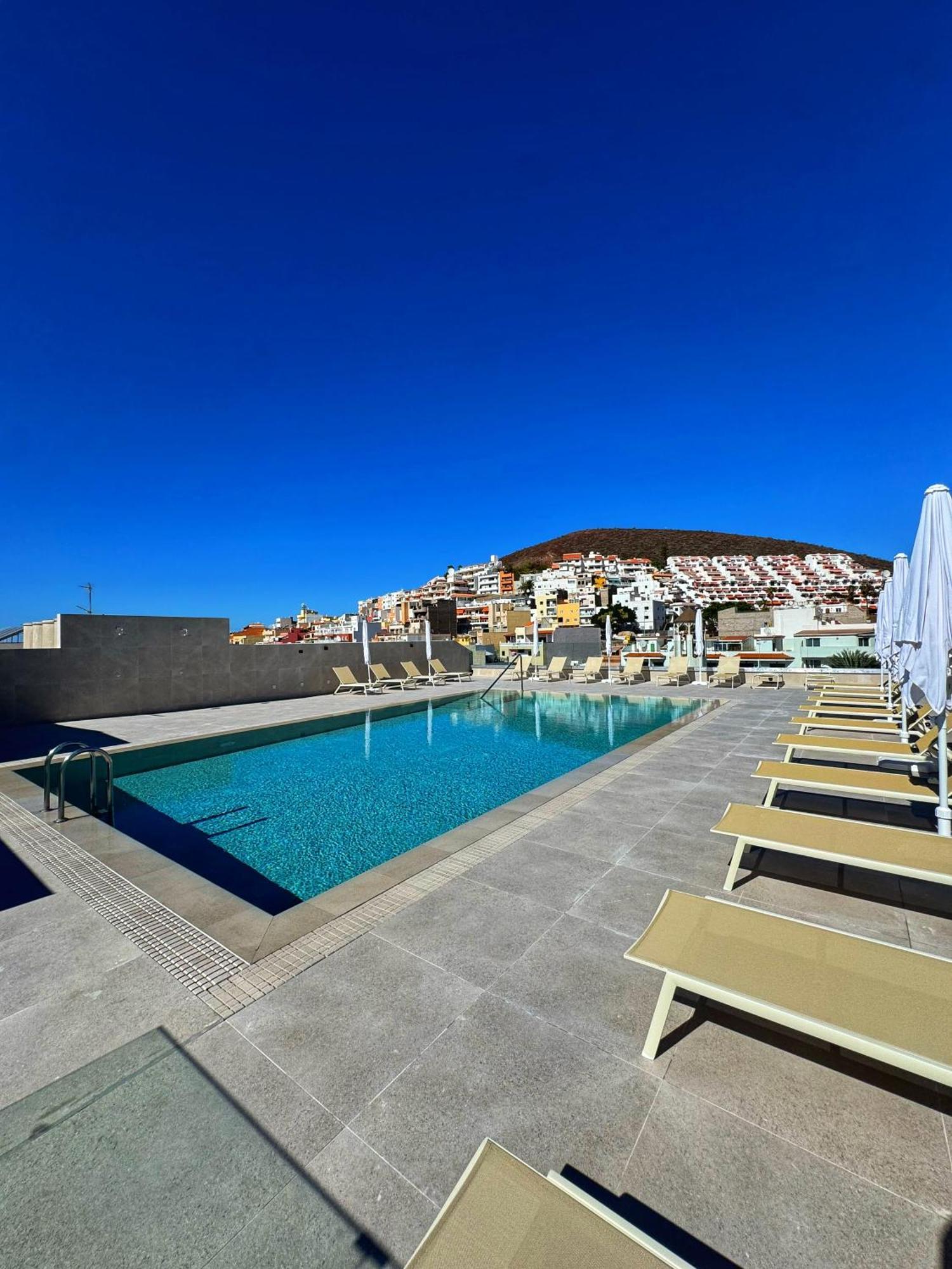 Hotel Reveron Plaza 로스크리스티아노스 외부 사진