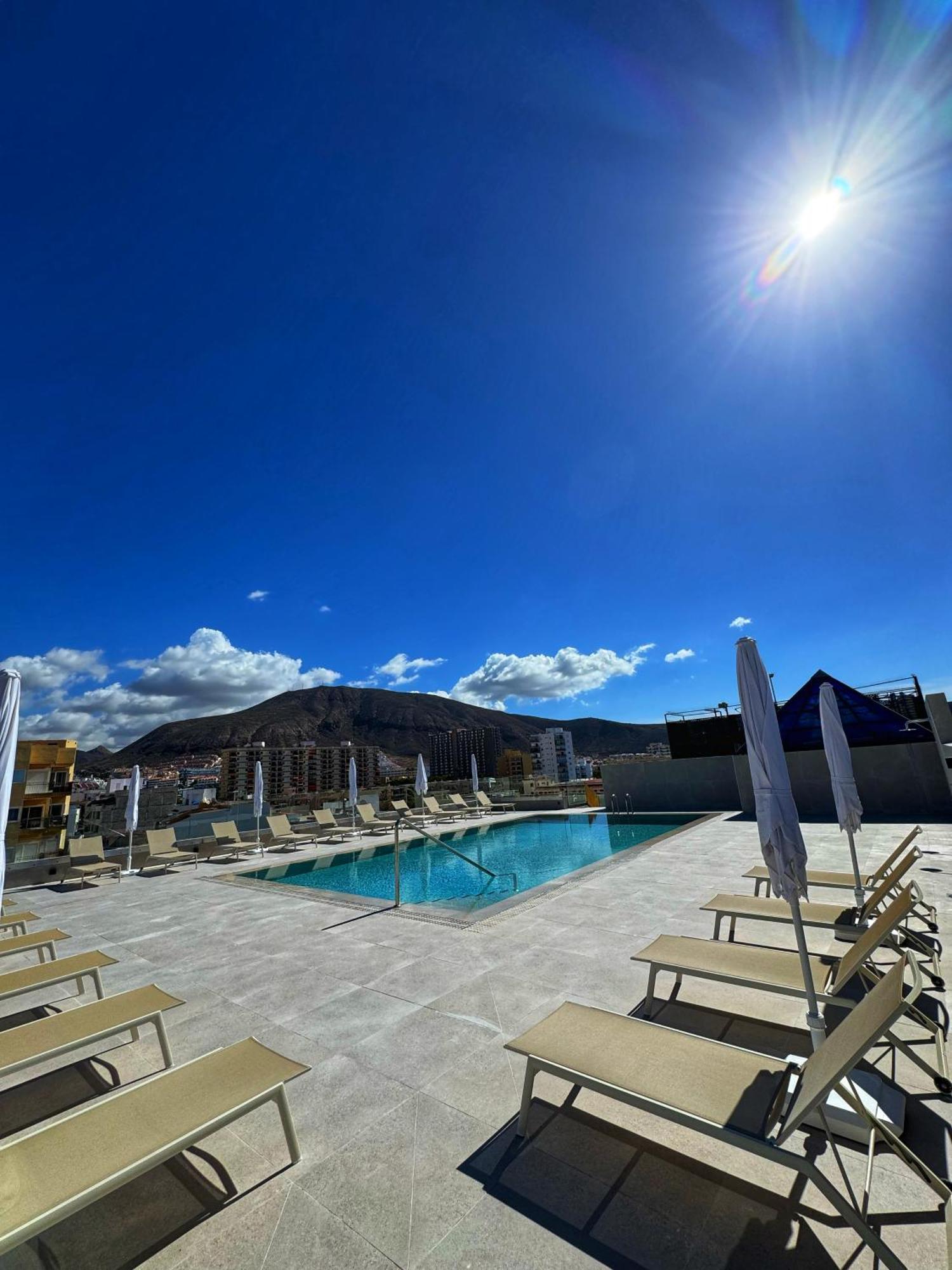 Hotel Reveron Plaza 로스크리스티아노스 외부 사진