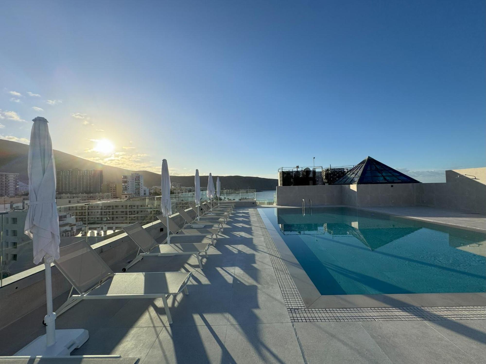 Hotel Reveron Plaza 로스크리스티아노스 외부 사진