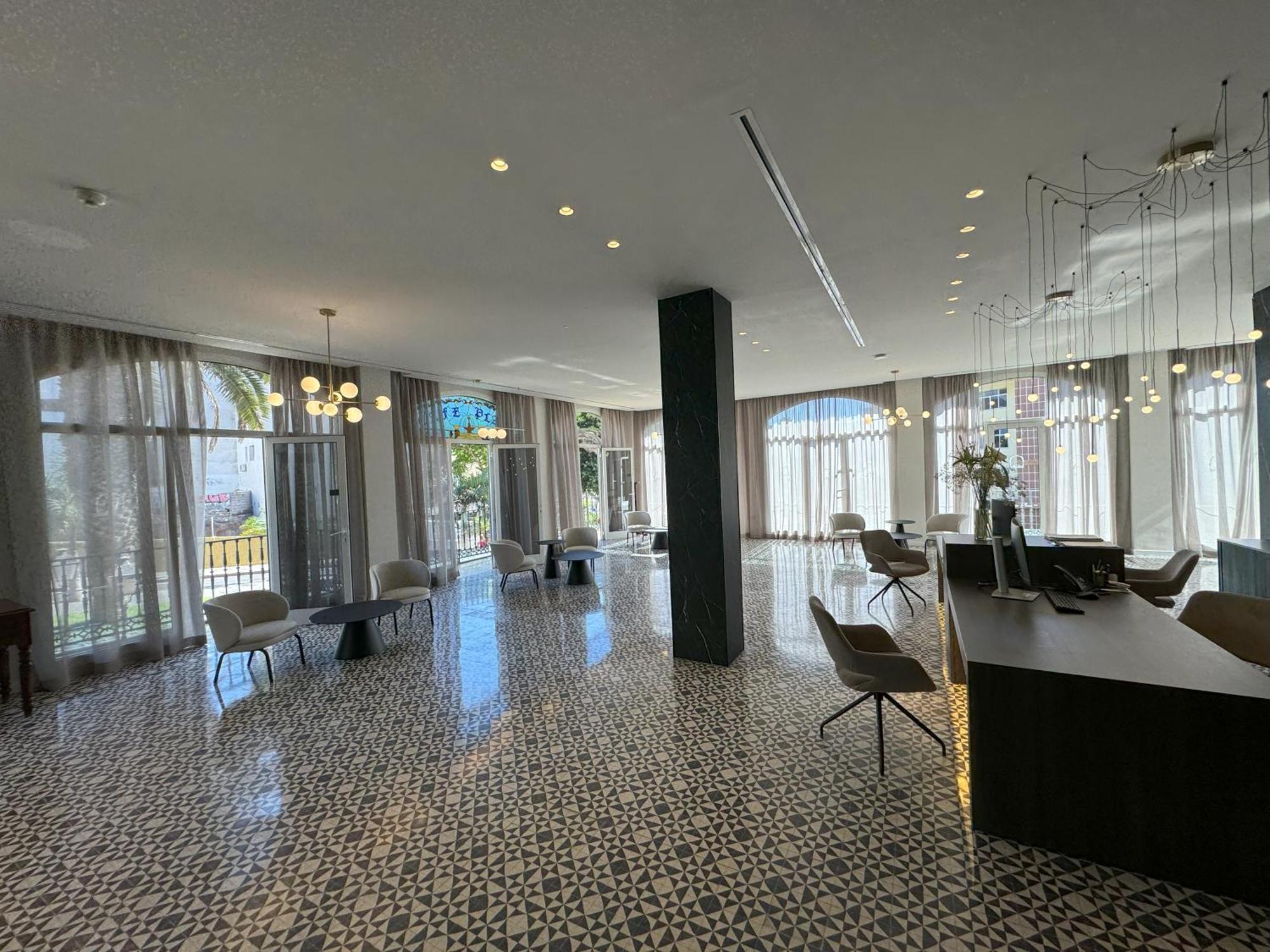 Hotel Reveron Plaza 로스크리스티아노스 외부 사진
