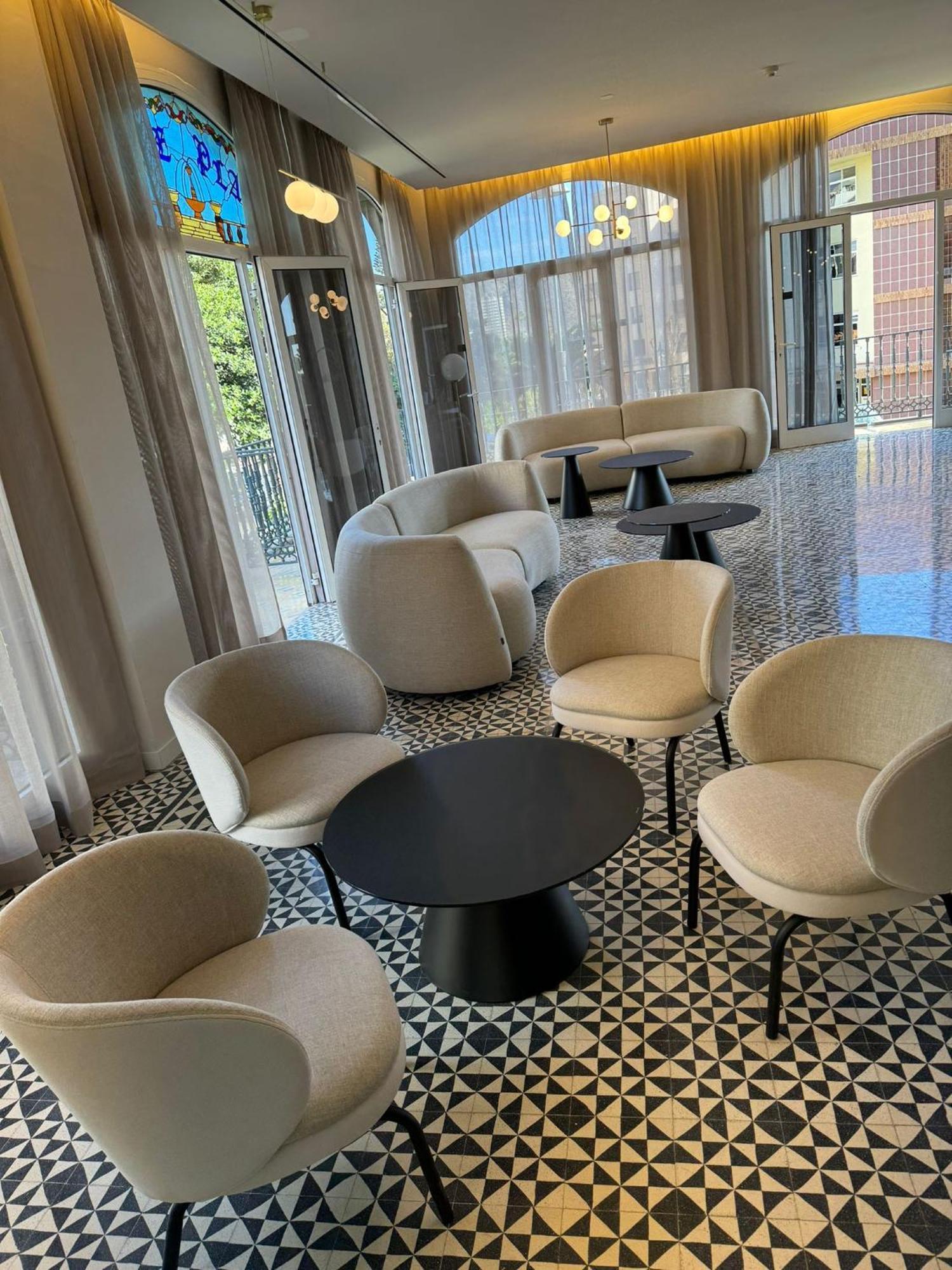 Hotel Reveron Plaza 로스크리스티아노스 외부 사진