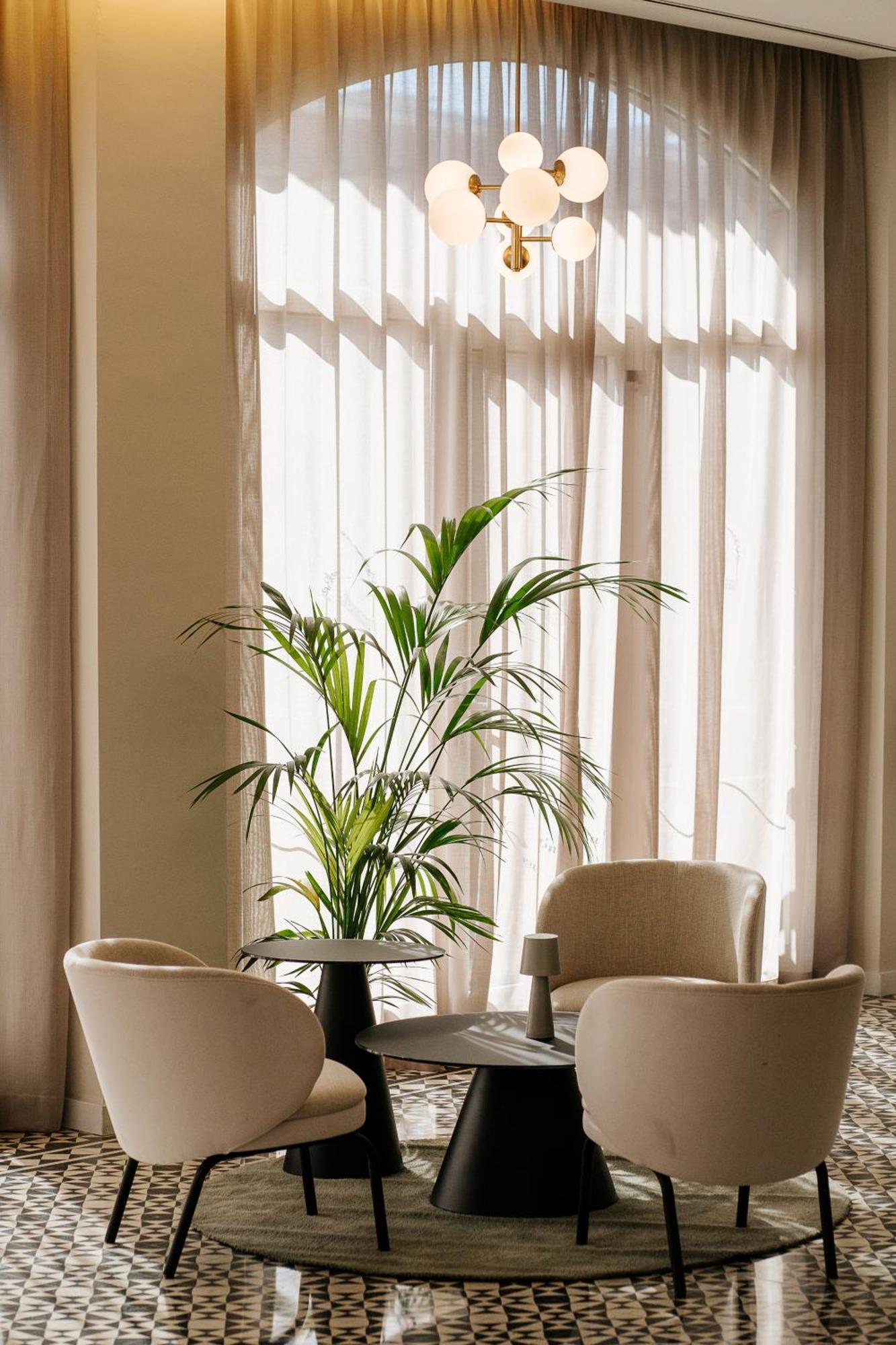 Hotel Reveron Plaza 로스크리스티아노스 외부 사진