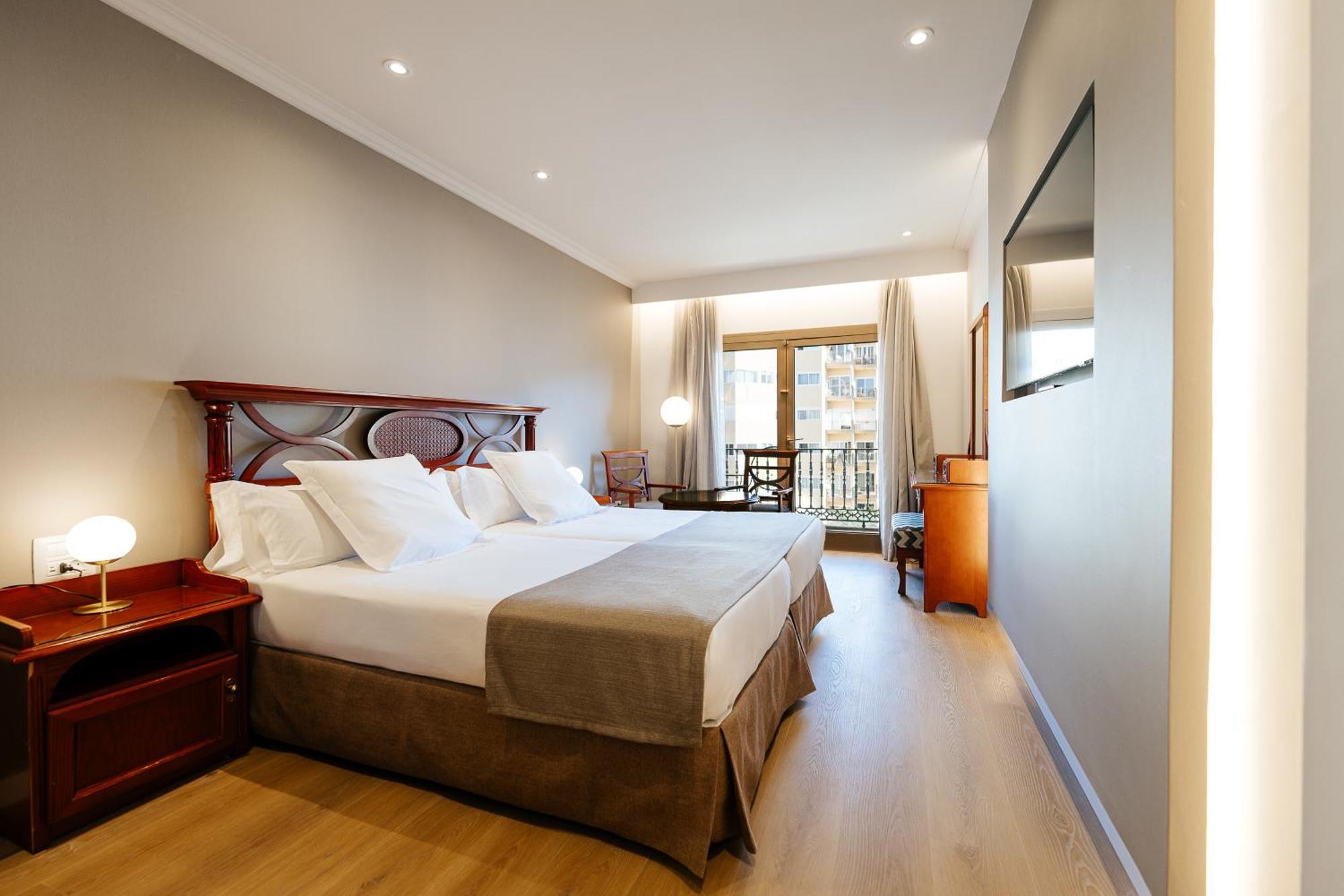 Hotel Reveron Plaza 로스크리스티아노스 외부 사진