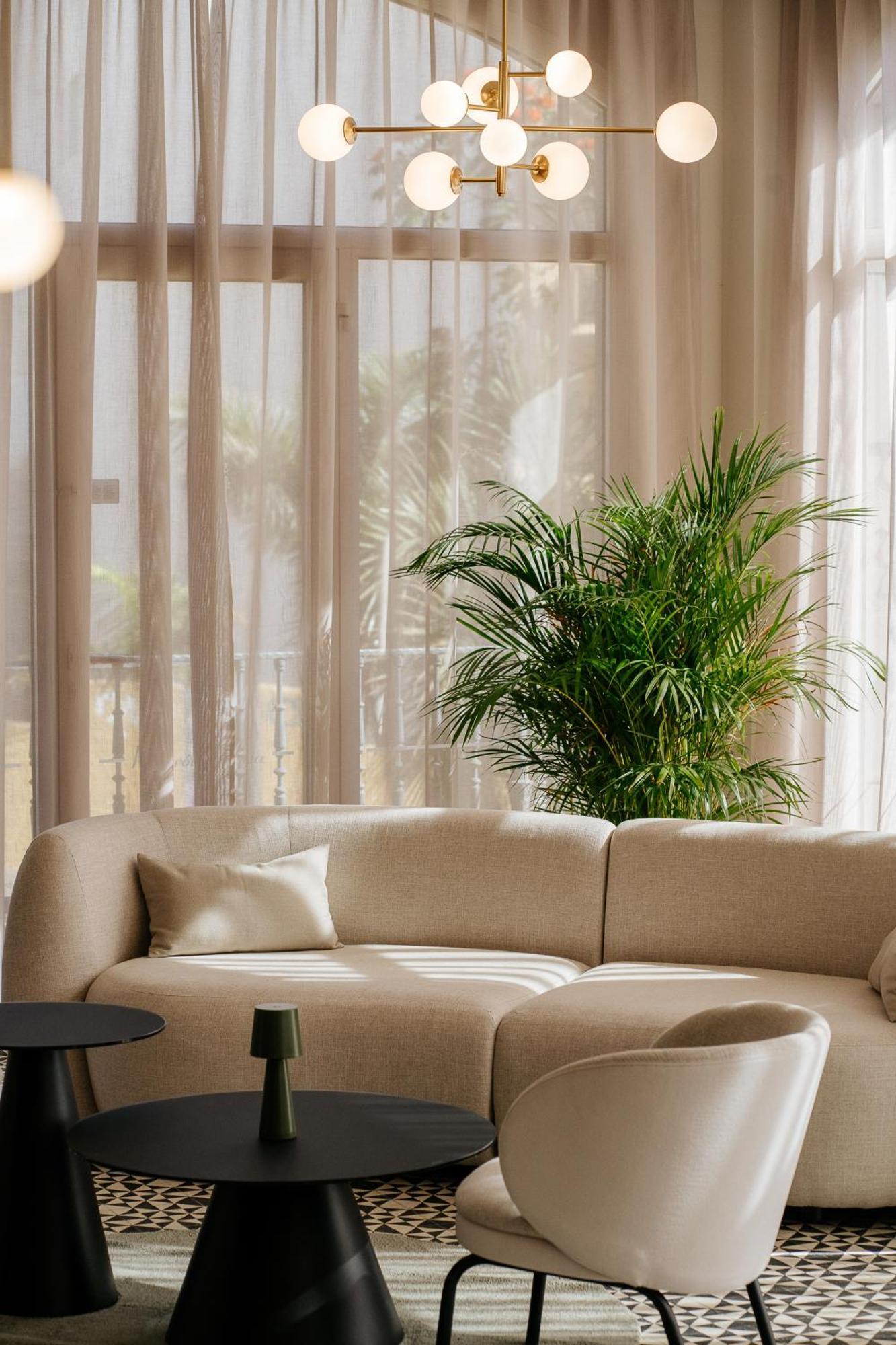 Hotel Reveron Plaza 로스크리스티아노스 외부 사진
